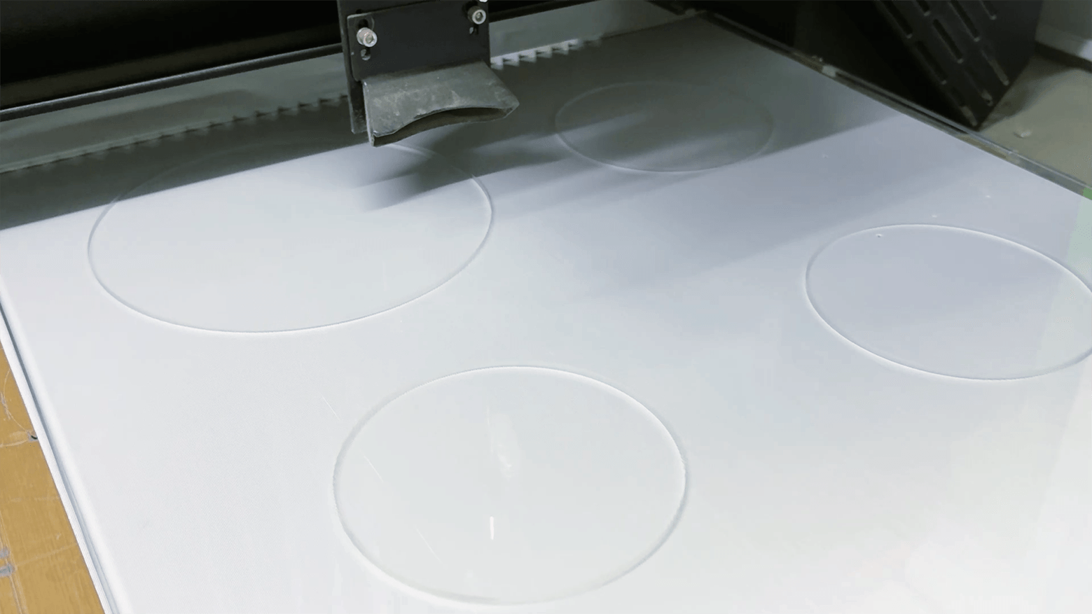 创科达玻璃激光切割3.png 创科达玻璃激光切割3.png